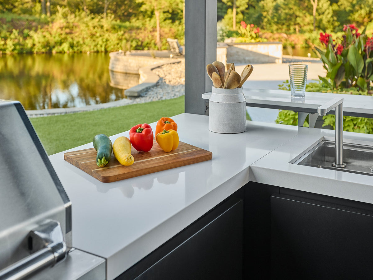 Edgemont Bay | U-Shape Outdoor Kitchen with Bar Seating, Grill & Griddle