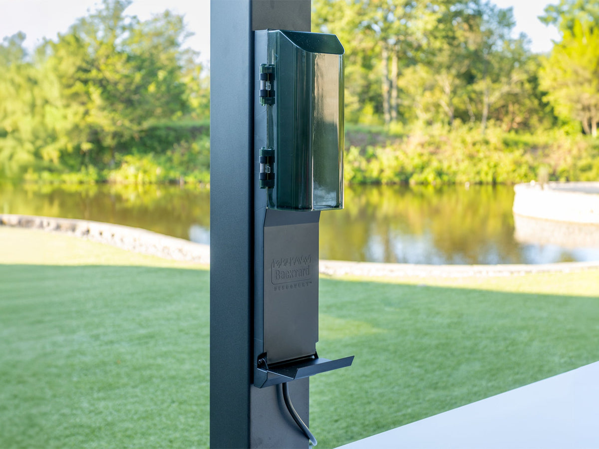 Edgemont Bay | U-Shape Outdoor Kitchen with Bar Seating, Grill & Griddle